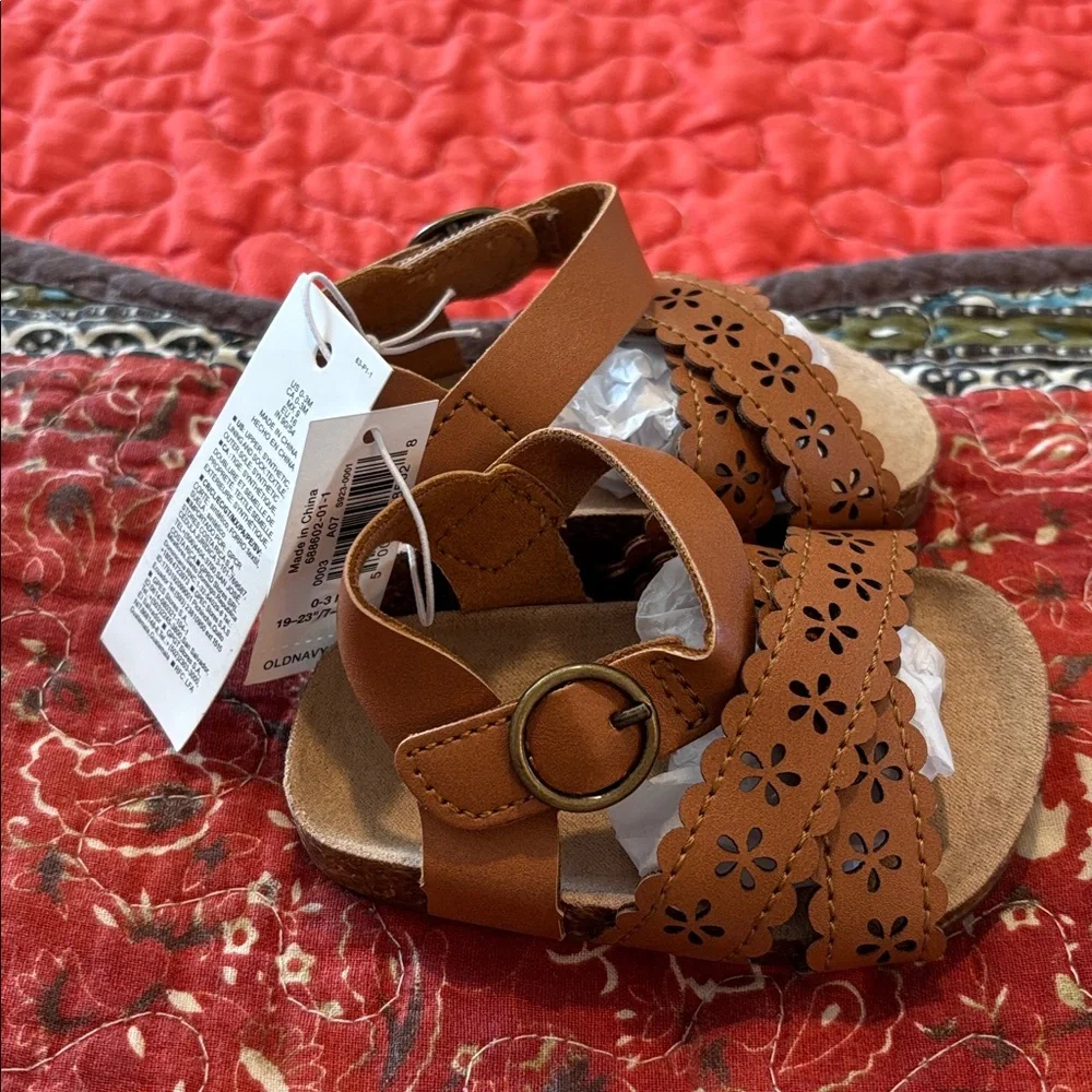 Old Navy Brown Leather Floral Cutout Sandals - Picture 2 of 5